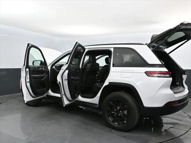2025 Jeep Grand Cherokee Altitude 4x4
