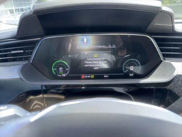 2024 Audi e-tron Premium quattro