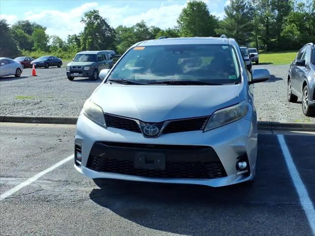 2019 Toyota Sienna SE 8 Passenger