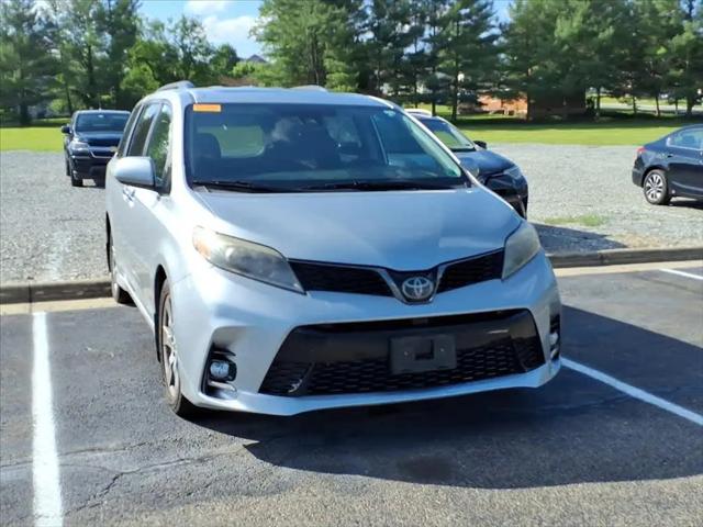 2019 Toyota Sienna SE 8 Passenger