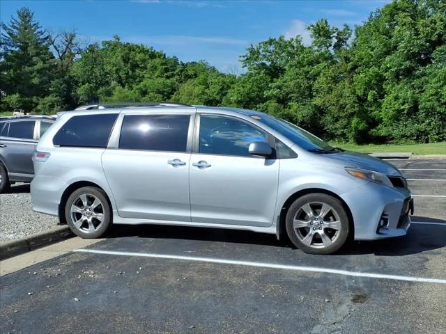 2019 Toyota Sienna SE 8 Passenger