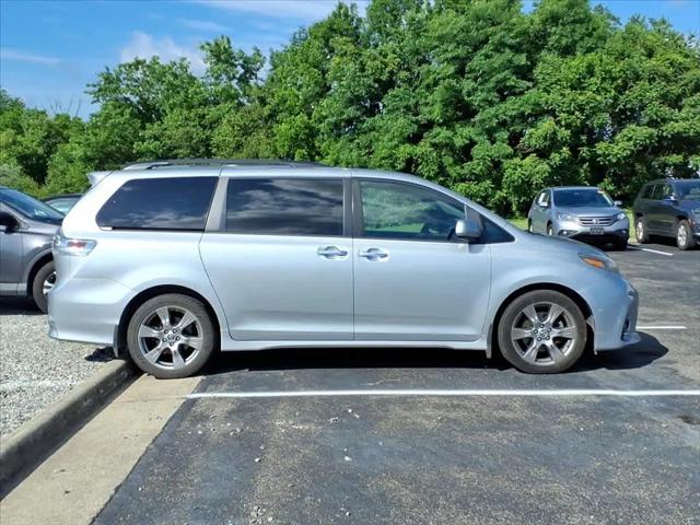 2019 Toyota Sienna SE 8 Passenger