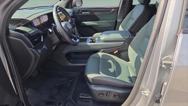 2025 GMC Acadia AWD AT4