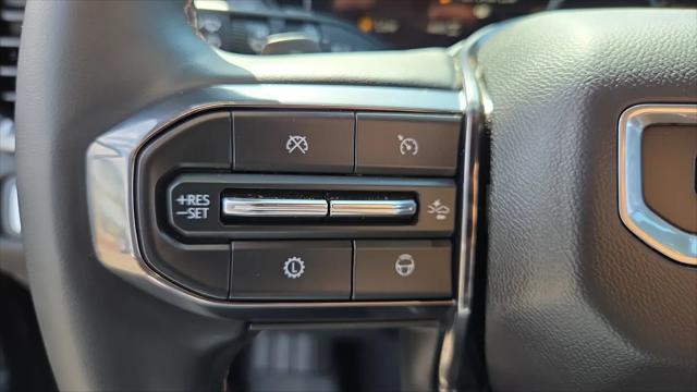 2025 GMC Acadia AWD AT4