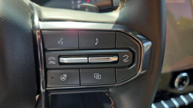 2025 GMC Acadia AWD AT4