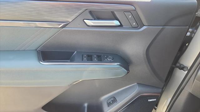2025 GMC Acadia AWD AT4