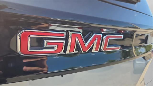 2025 GMC Acadia AWD AT4
