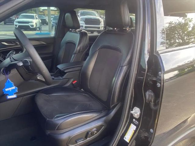 2023 Jeep Grand Cherokee L Altitude 4x2