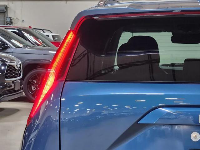 2023 Kia Niro SX