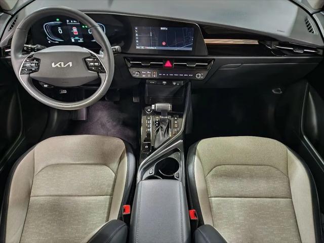 2023 Kia Niro SX