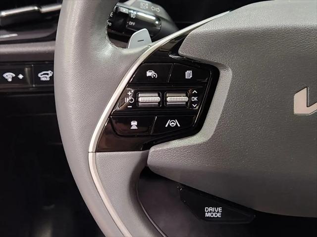2023 Kia Niro SX