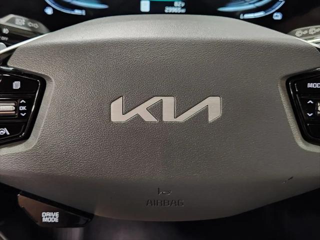 2023 Kia Niro SX