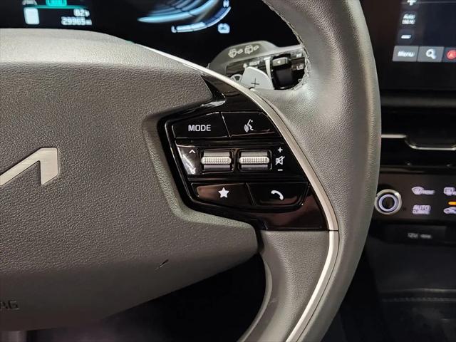 2023 Kia Niro SX