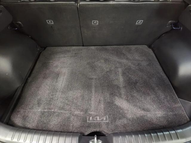 2023 Kia Niro SX