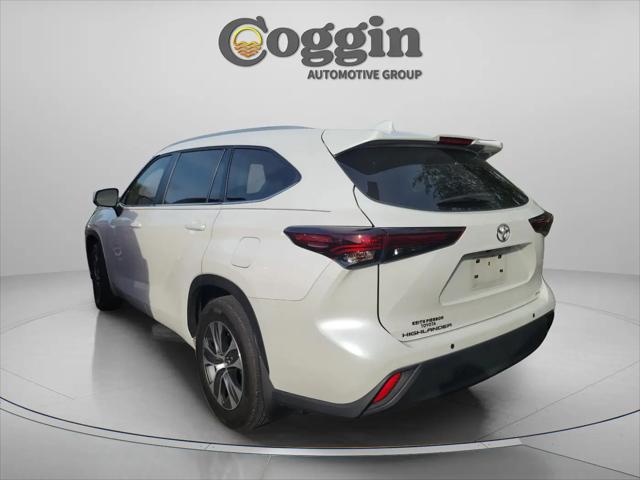 2024 Toyota Highlander LE