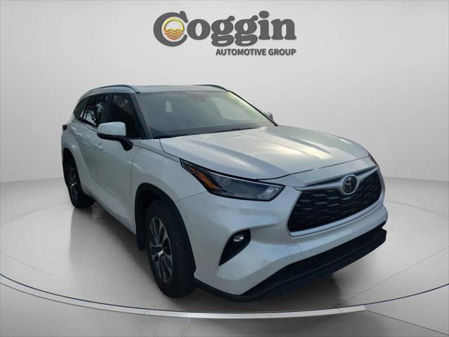 2024 Toyota Highlander LE