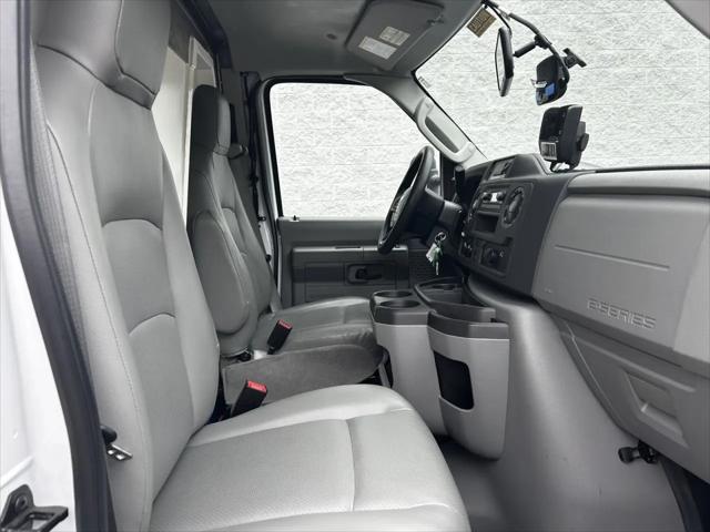 2023 Ford E-350 Cutaway Base