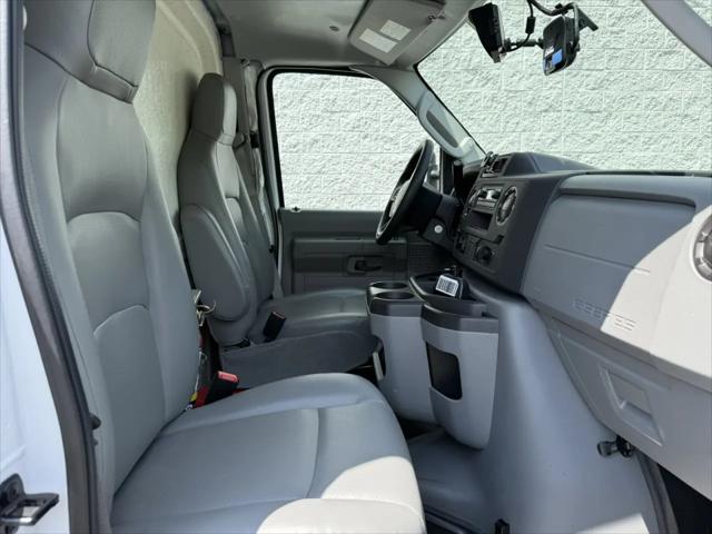 2023 Ford E-350 Cutaway Base