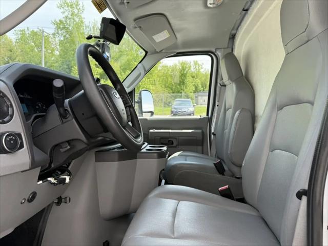 2023 Ford E-350 Cutaway Base