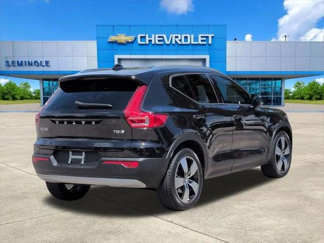 2020 Volvo XC40 T5 Momentum