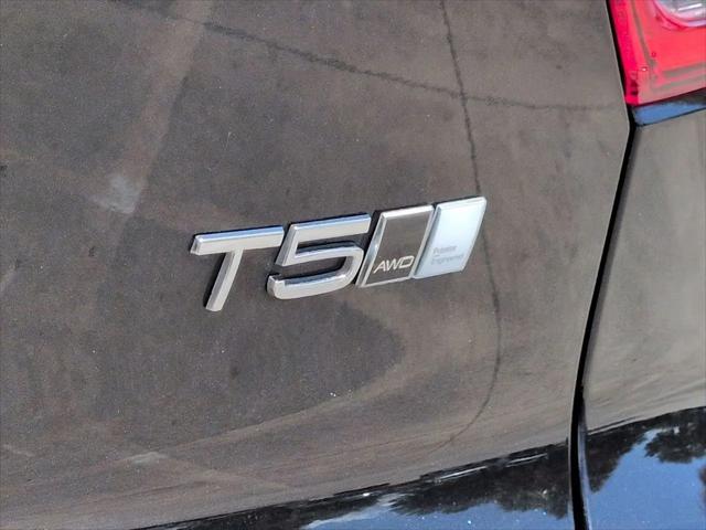 2020 Volvo XC40 T5 Momentum