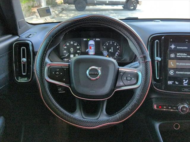 2020 Volvo XC40 T5 Momentum