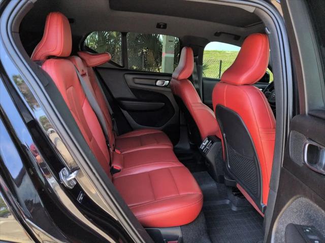 2020 Volvo XC40 T5 Momentum