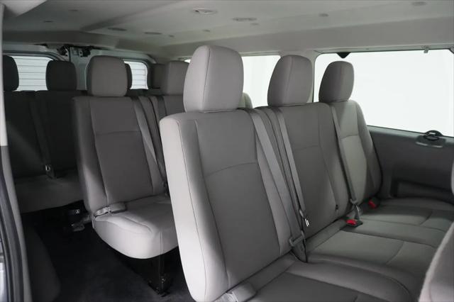 2014 Nissan 3500 S V8