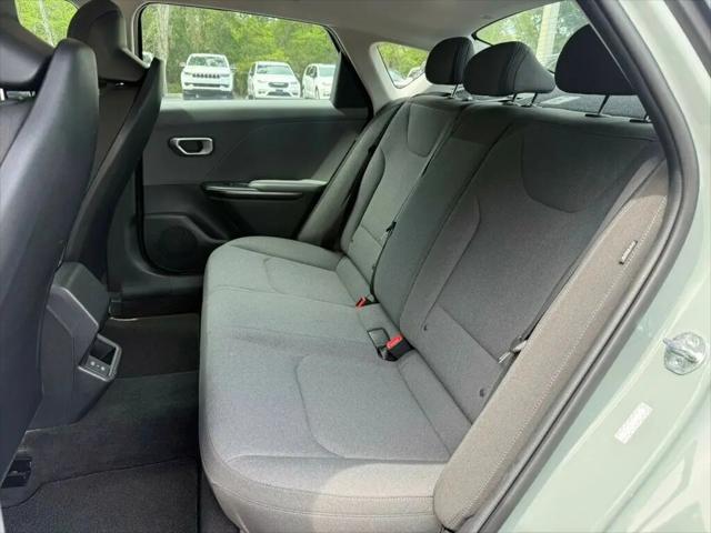 2025 Kia K4 LXS