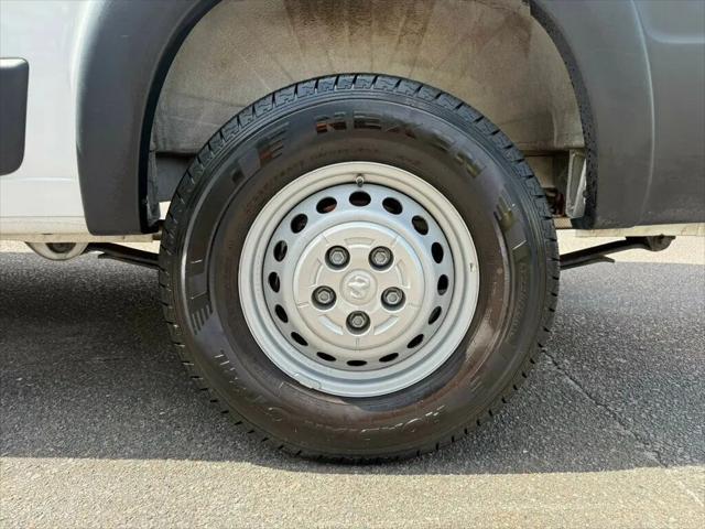 2025 Ram ProMaster 2500 Cargo Van Tradesman Low Roof 136" WB w/Pass Seat