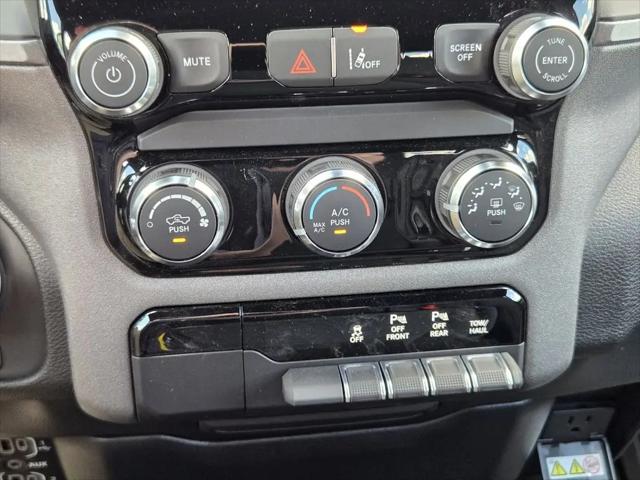 2026 Ram 1500 Warlock Crew Cab 4x4 5'7" Box