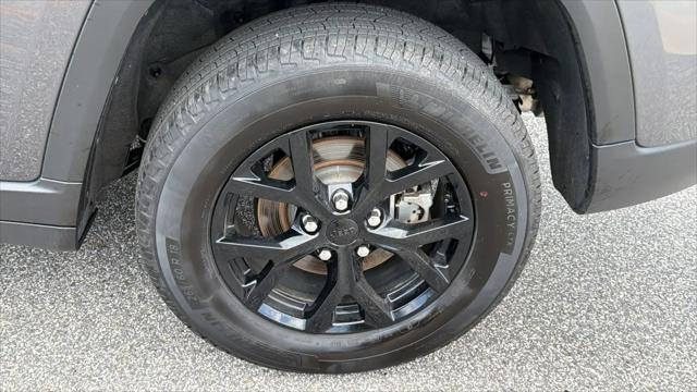 2025 Jeep Grand Cherokee L Altitude 4x4