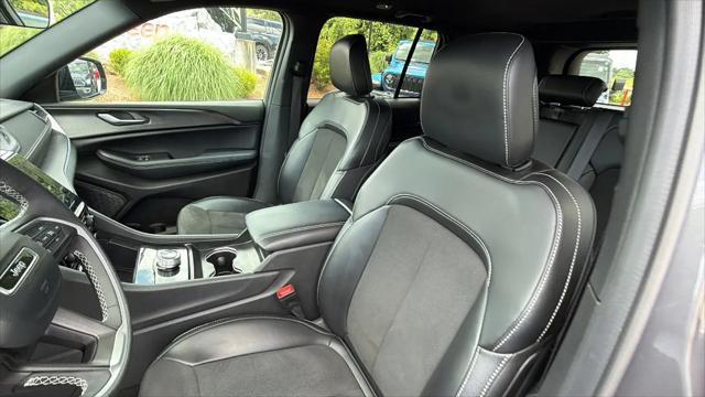 2025 Jeep Grand Cherokee L Altitude 4x4