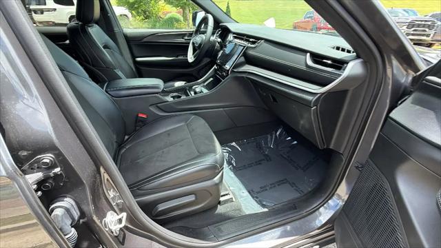 2025 Jeep Grand Cherokee L Altitude 4x4