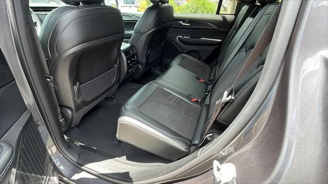 2025 Jeep Grand Cherokee L Altitude 4x4