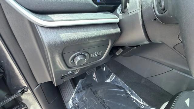 2025 Jeep Grand Cherokee L Altitude 4x4