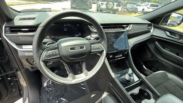 2025 Jeep Grand Cherokee L Altitude 4x4