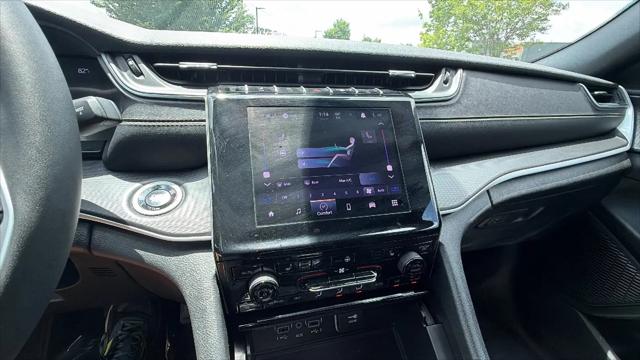 2025 Jeep Grand Cherokee L Altitude 4x4