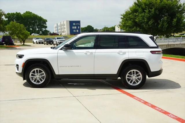 2025 Jeep Grand Cherokee Laredo X 4x4