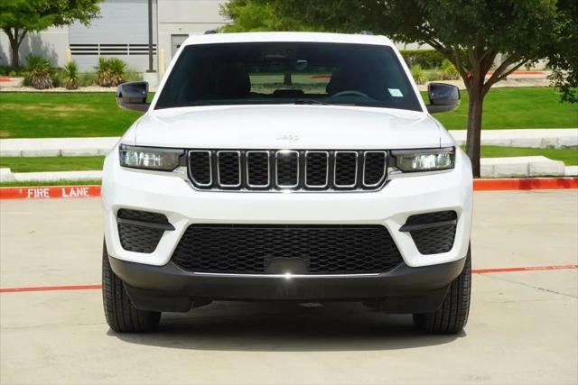 2025 Jeep Grand Cherokee Laredo X 4x4