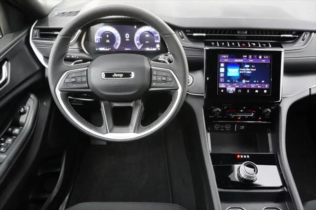 2025 Jeep Grand Cherokee Laredo X 4x4