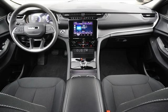 2025 Jeep Grand Cherokee Laredo X 4x4