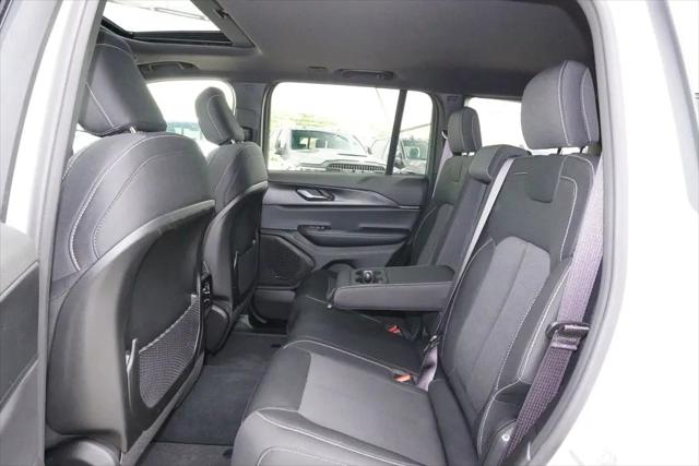 2025 Jeep Grand Cherokee Laredo X 4x4