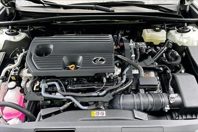 2025 Lexus ES 300h Luxury