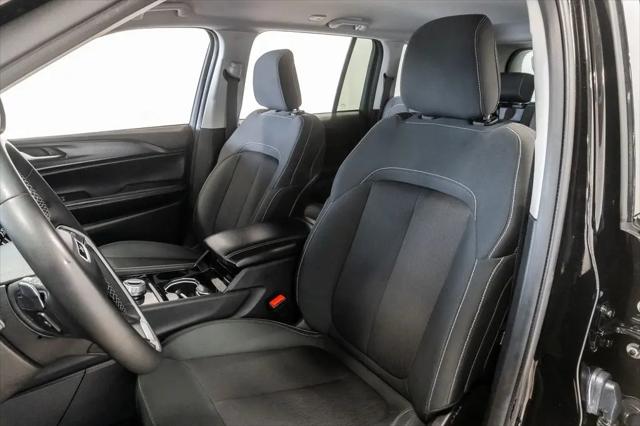 2023 Jeep Grand Cherokee Laredo 4x4