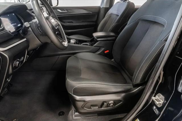 2023 Jeep Grand Cherokee Laredo 4x4