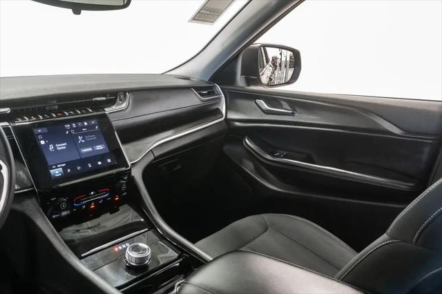 2023 Jeep Grand Cherokee Laredo 4x4