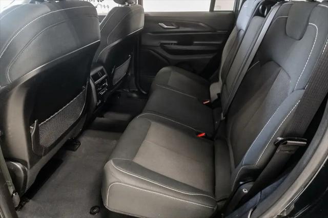 2023 Jeep Grand Cherokee Laredo 4x4