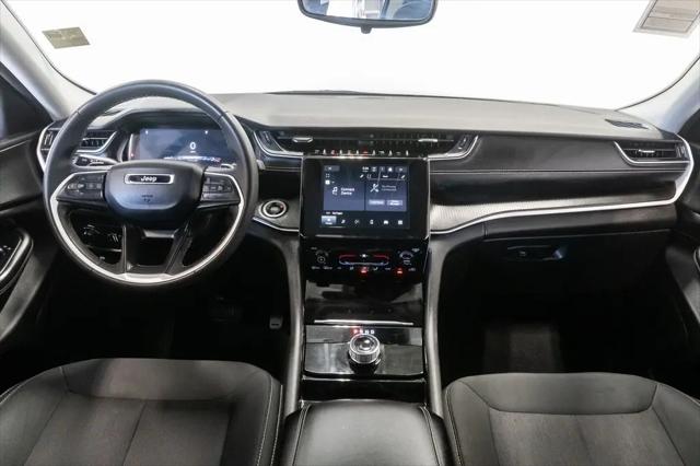 2023 Jeep Grand Cherokee Laredo 4x4