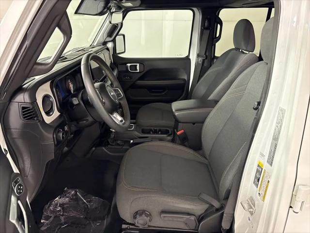 2025 Jeep Wrangler 4-Door Sahara 4x4